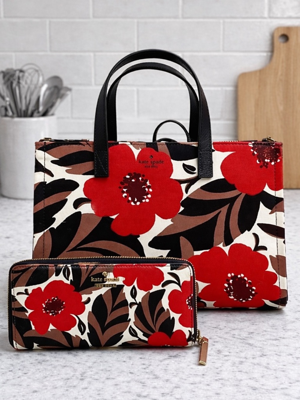 Kate Spade New York Washington Sq. Sam Tote-Poppy Field Print & matching wallet